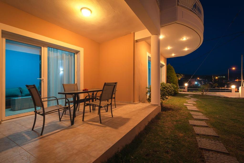 Вилла El Mare Seaside Retreats - Bespoke Luxury Getaways Лименария Экстерьер фото