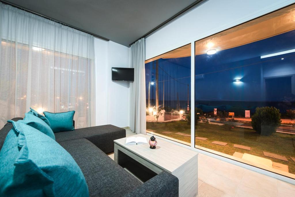Вилла El Mare Seaside Retreats - Bespoke Luxury Getaways Лименария Экстерьер фото